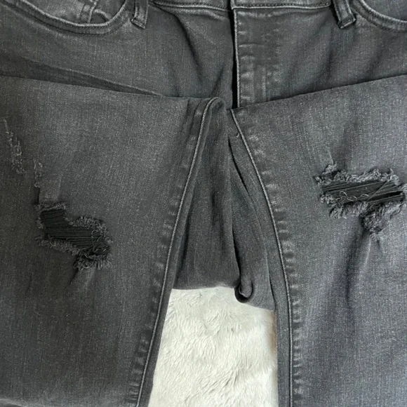 Judy Blue Size 15/32 Black Distressed High Rise Slim Fit NWT - Picture 10 of 12